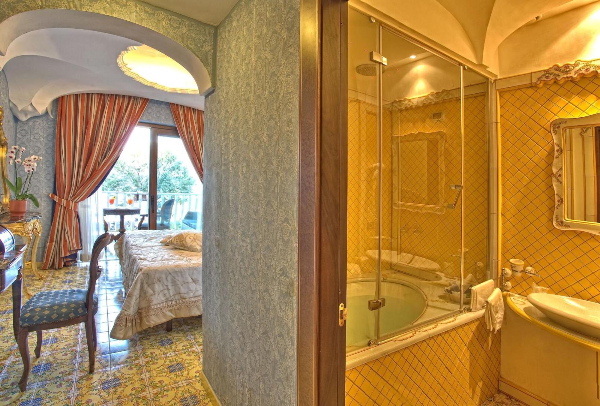 Strand Hotel Delfini Ischia Exterior foto